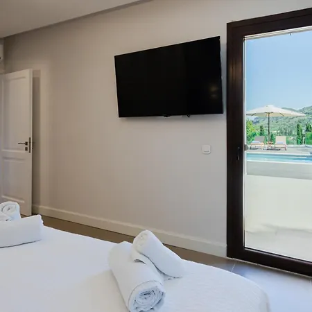 Athina Corfu - 4 Bedrooms Κυνοπιάστες