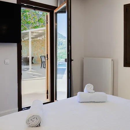 Βίλα Athina Corfu - 4 Bedrooms Κυνοπιάστες