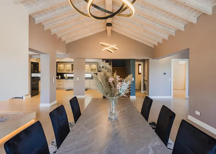 Villa Athina Corfu - 4 Bedrooms *