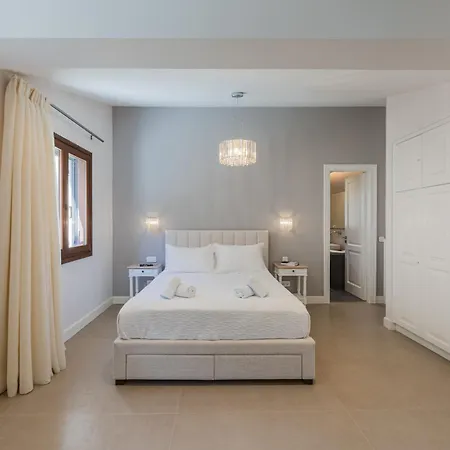 Athina Corfu - 4 Bedrooms فيلة *